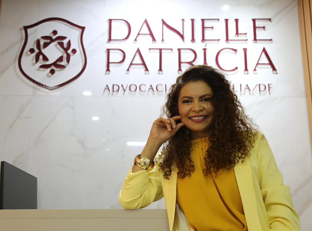 Dra. Danielle Patrícia na recepção do escritório